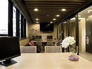 Yi Serviced Apartments Hong Kong 4*,